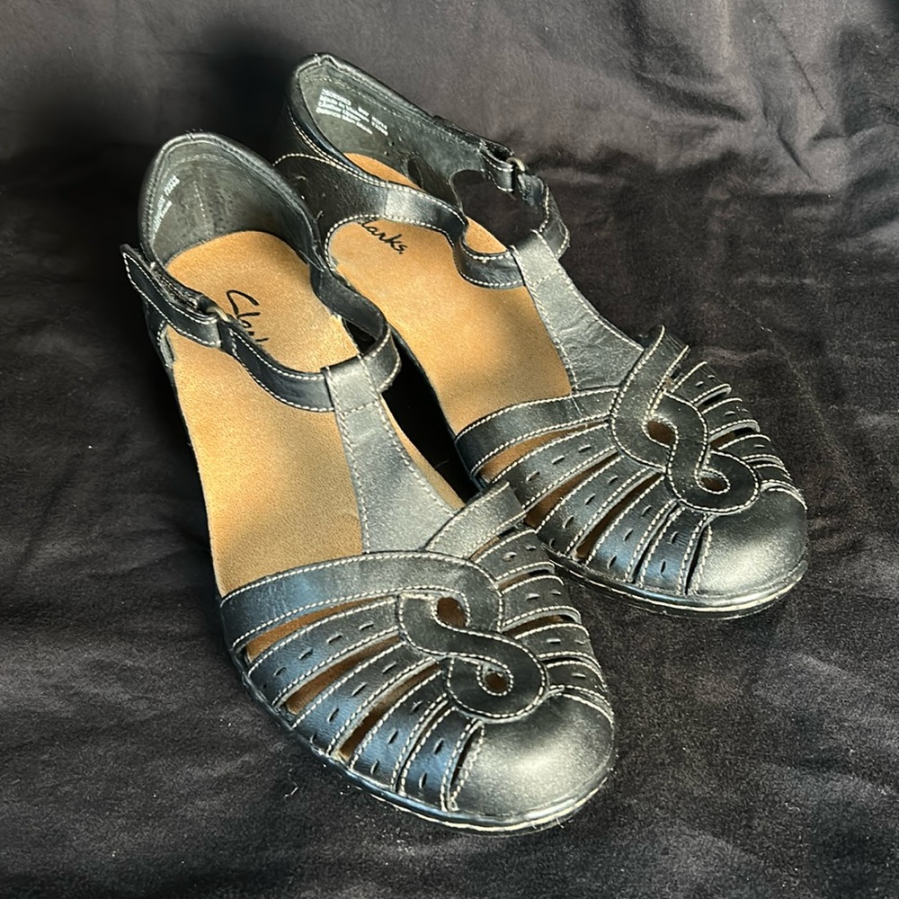 Clarks Black Wendy Tiger T—Strap Sandal Womens Size 9W